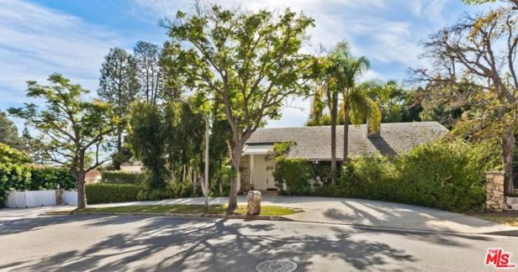 5 Bed Home for Sale in Beverly Hills, California