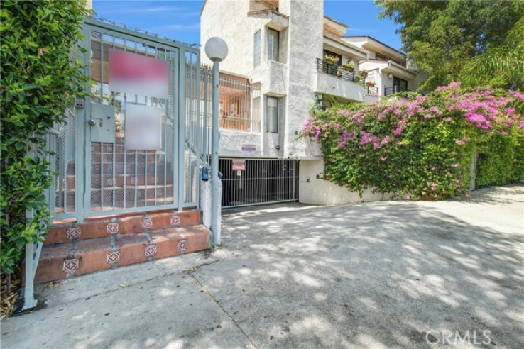 1 Bed Home for Sale in Van Nuys, California