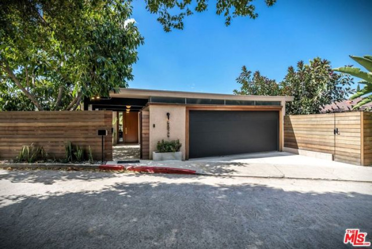 6 Bed Home for Sale in Los Angeles, California