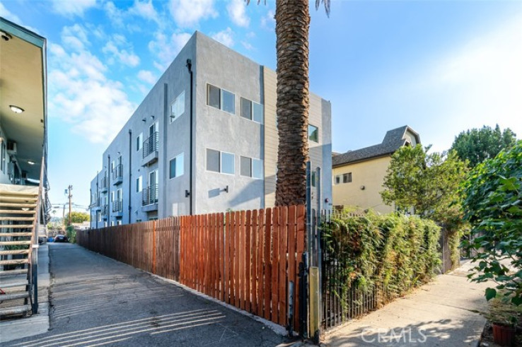 Income Home for Sale in Los Angeles, California