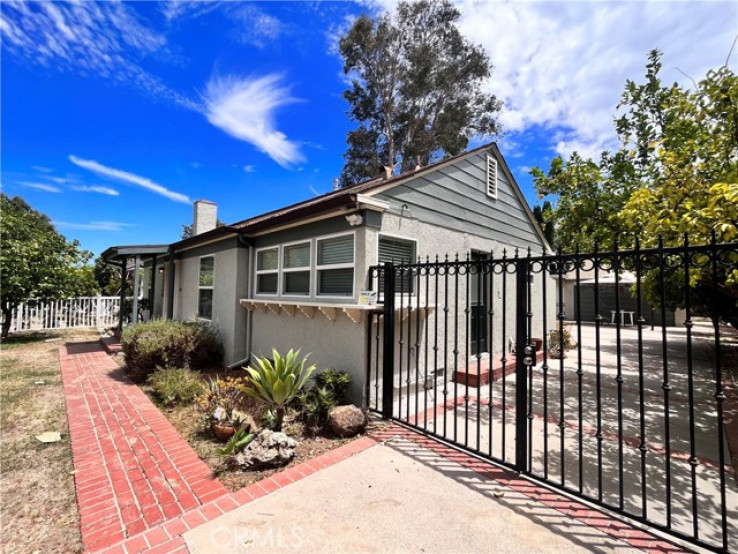 2 Bed Home for Sale in Sherman Oaks, California