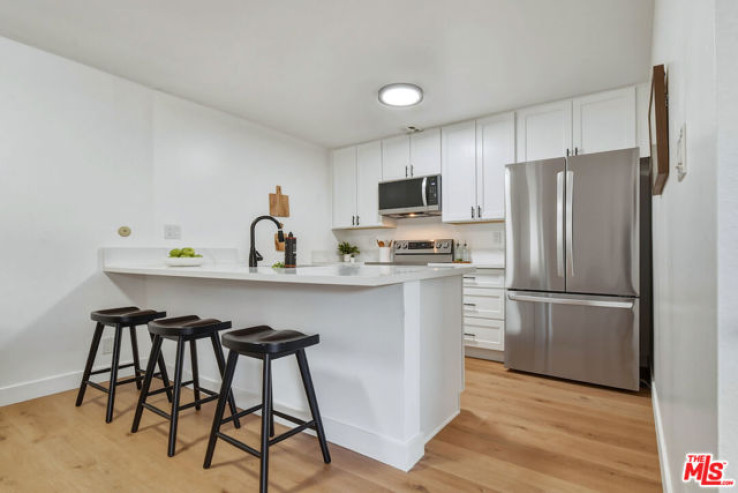 1 Bed Home for Sale in Encino, California