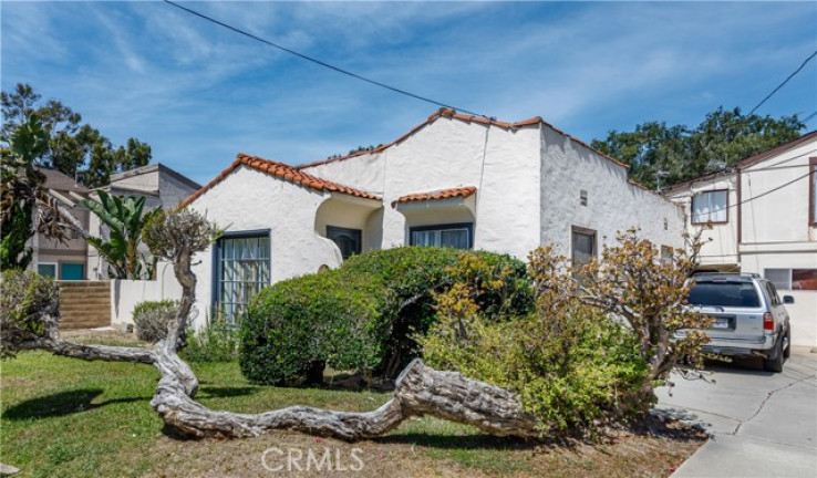 Residential Income in East Costa Mesa