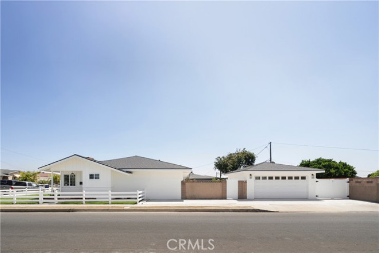 3 Bed Home for Sale in Hawthorne, California
