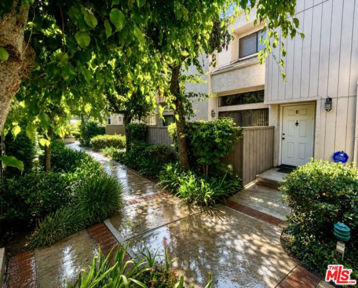 Residential Home in Sherman Oaks