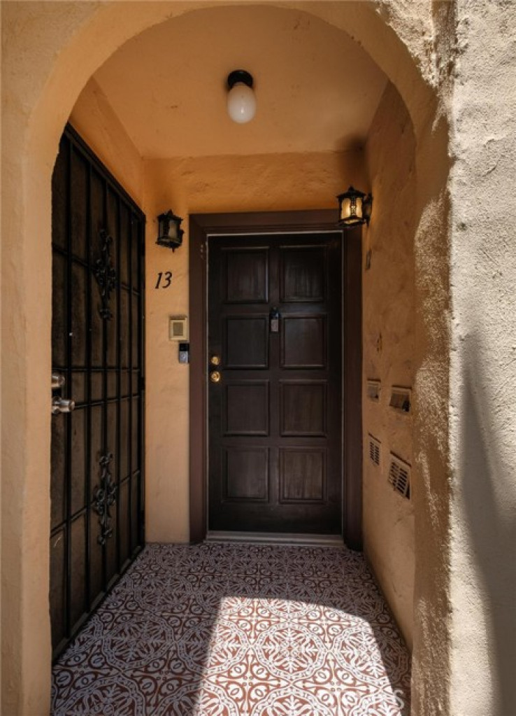 1 Bed Home for Sale in Playa del Rey, California
