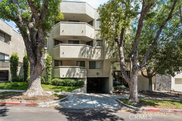 3 Bed Home for Sale in Burbank, California
