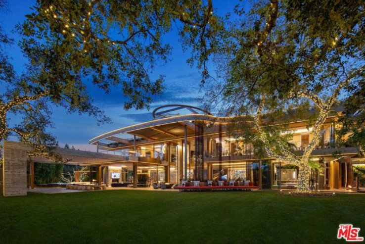 8 Bed Home for Sale in Los Angeles, California