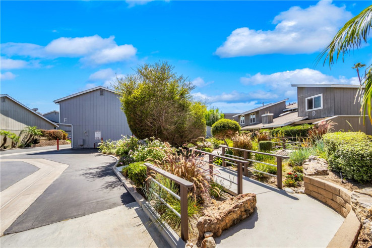 3 Bed Home for Sale in Costa Mesa, California