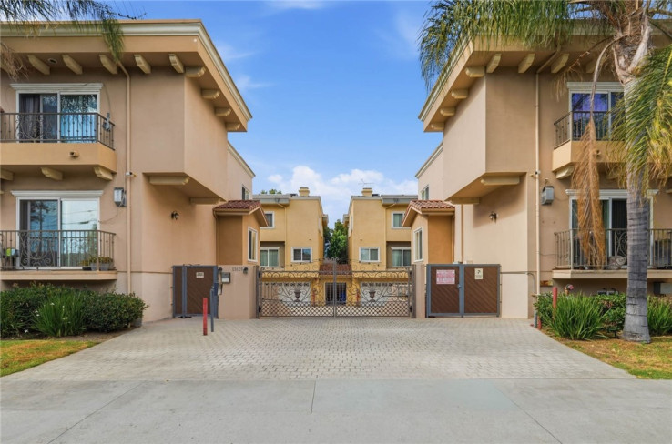 Residential Home in Van Nuys