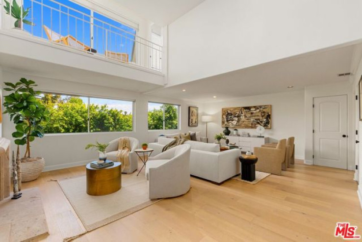 2 Bed Home for Sale in Los Angeles, California