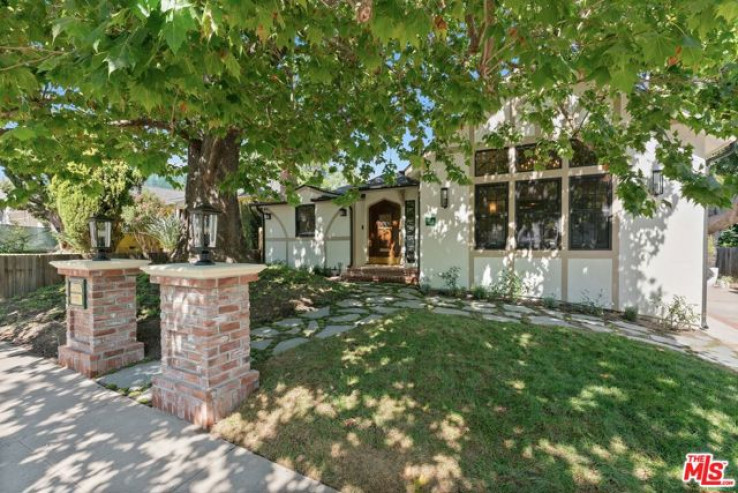4 Bed Home for Sale in Los Angeles, California