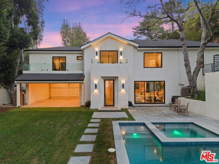 5 Bed Home for Sale in Los Angeles, California