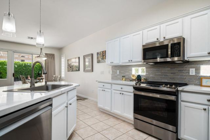 2 Bed Home for Sale in Palm Desert, California