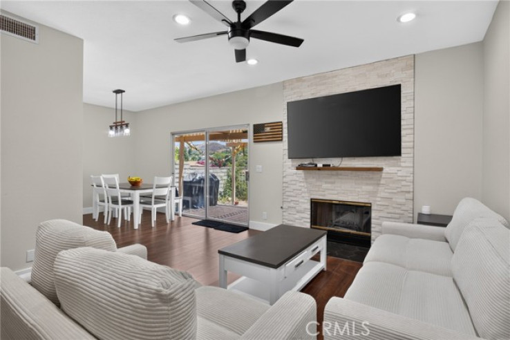 2 Bed Home for Sale in Saugus, California