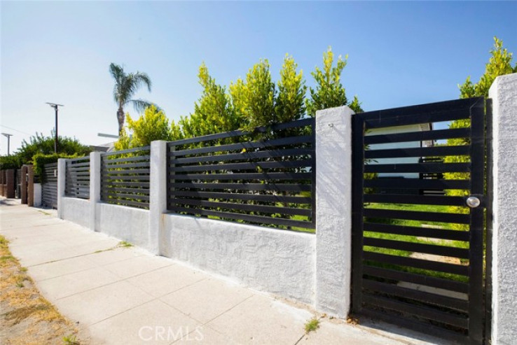 3 Bed Home for Sale in Sun Valley, California