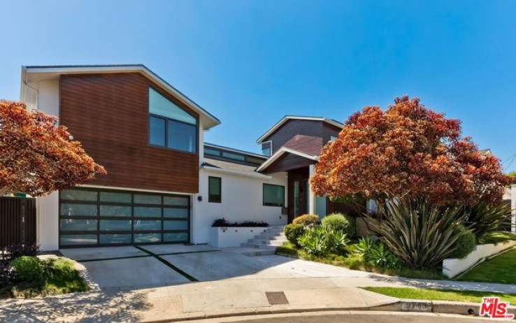 5 Bed Home for Sale in Los Angeles, California
