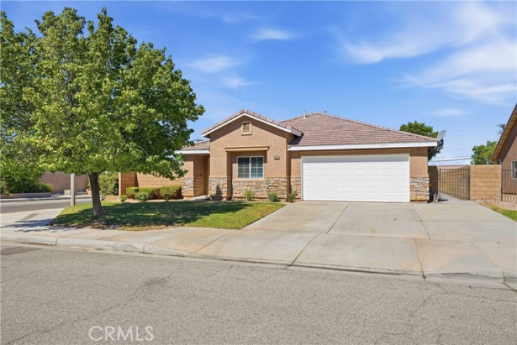 4 Bed Home for Sale in Lancaster, California