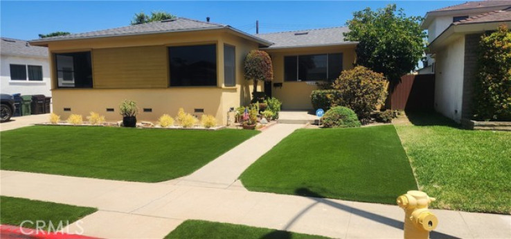 3 Bed Home for Sale in Hawthorne, California