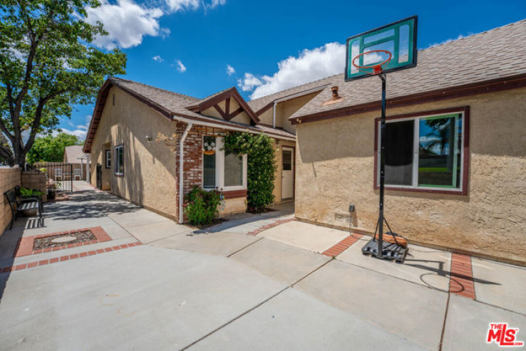 3 Bed Home for Sale in Palmdale, California