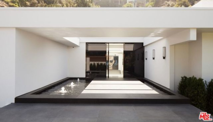Residential Home in Sunset Strip - Hollywood Hills West