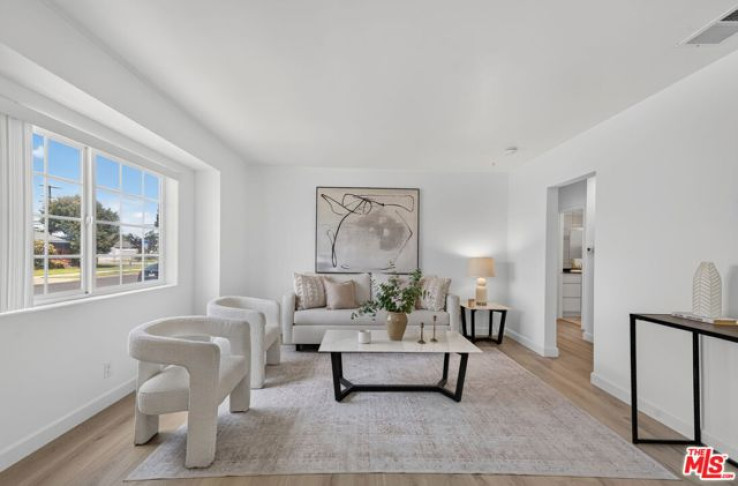 4 Bed Home for Sale in Hawthorne, California