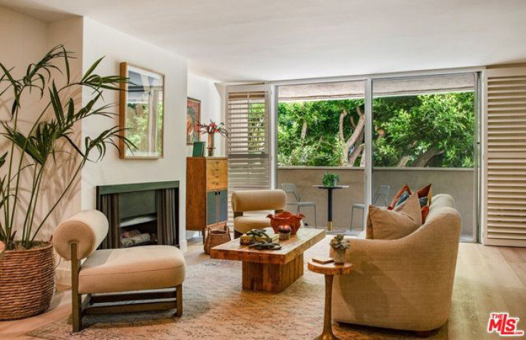 1 Bed Home for Sale in Los Angeles, California