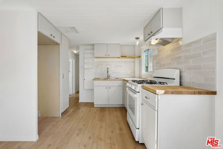 1 Bed Home for Sale in Culver City, California