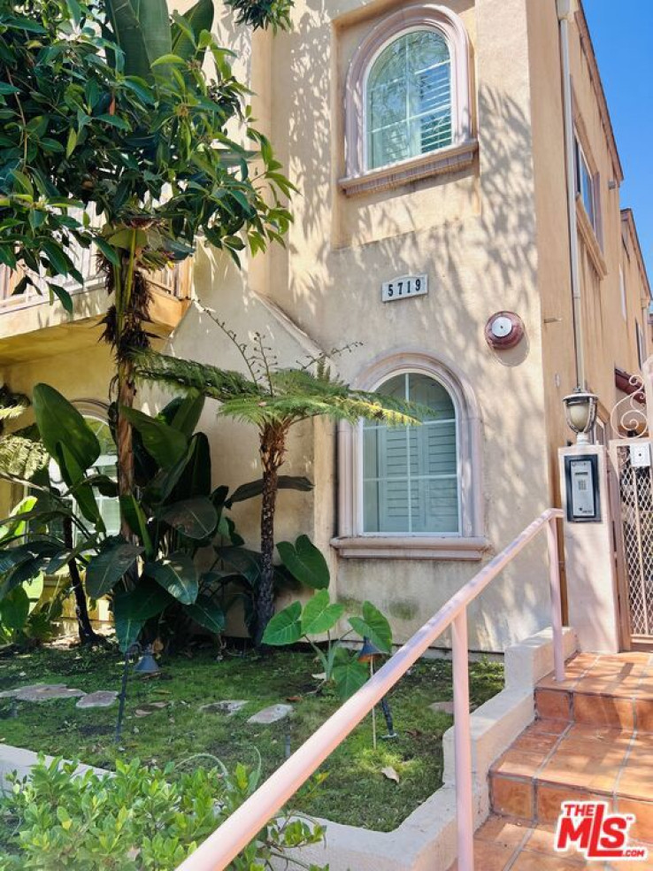 2 Bed Home for Sale in North Hollywood, California