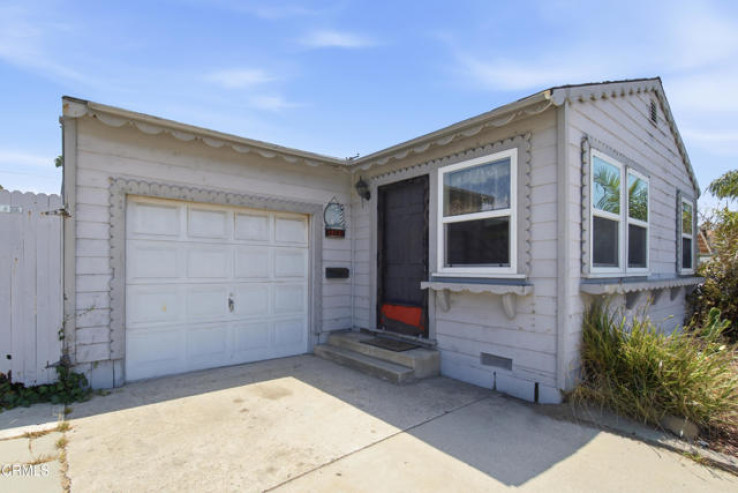 Residential Home in Ventura Beach S. of Ventura River to S.C.