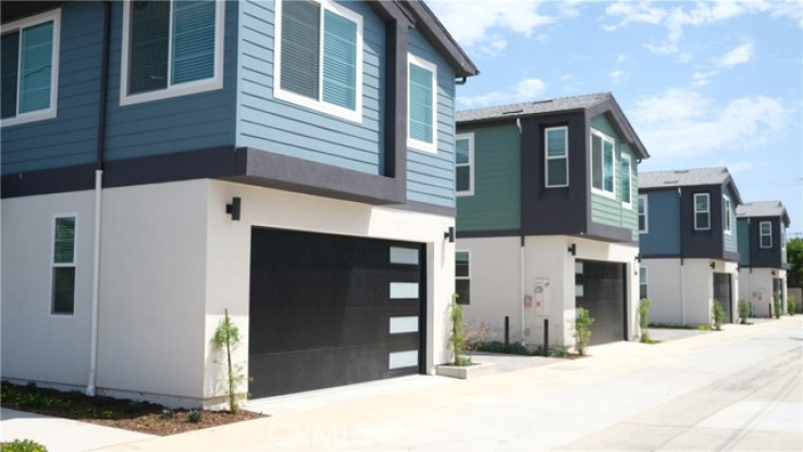 4 Bed Home for Sale in Costa Mesa, California