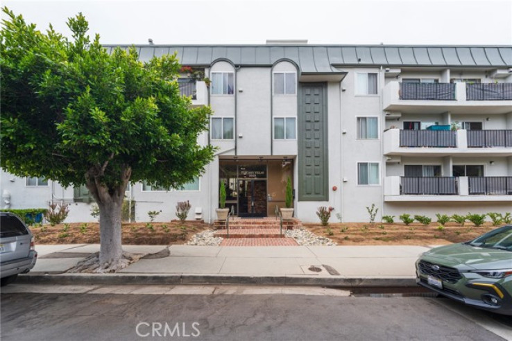 Residential Home in Playa Del Rey