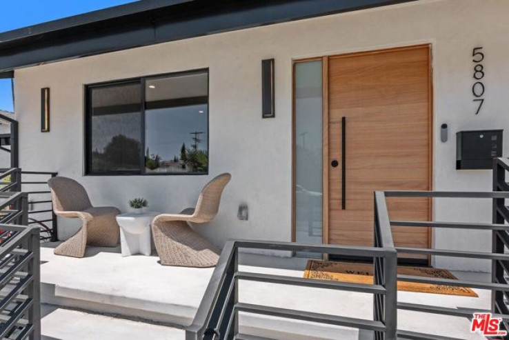 Residential Home in Encino