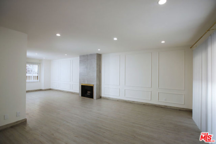 Residential Home in Sunland/Tujunga
