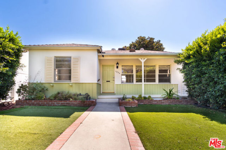 Residential Home in North Hollywood