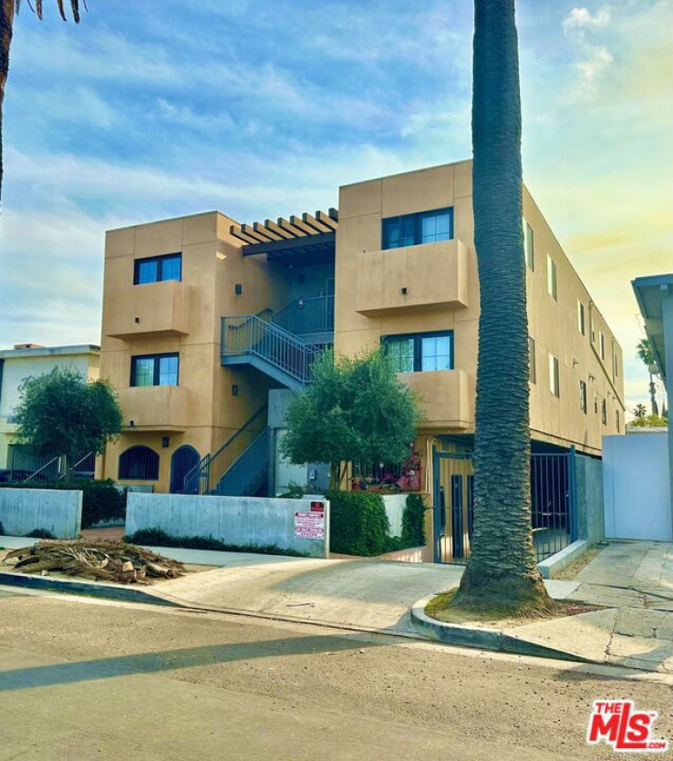  Income Home for Sale in Van Nuys, California