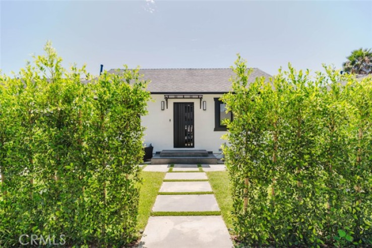 Residential Home in North Hollywood