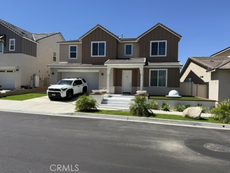 5 Bed Home for Sale in Canyon Country, California