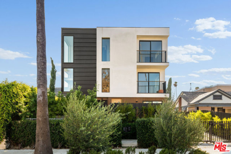  Income Home for Sale in Los Angeles, California