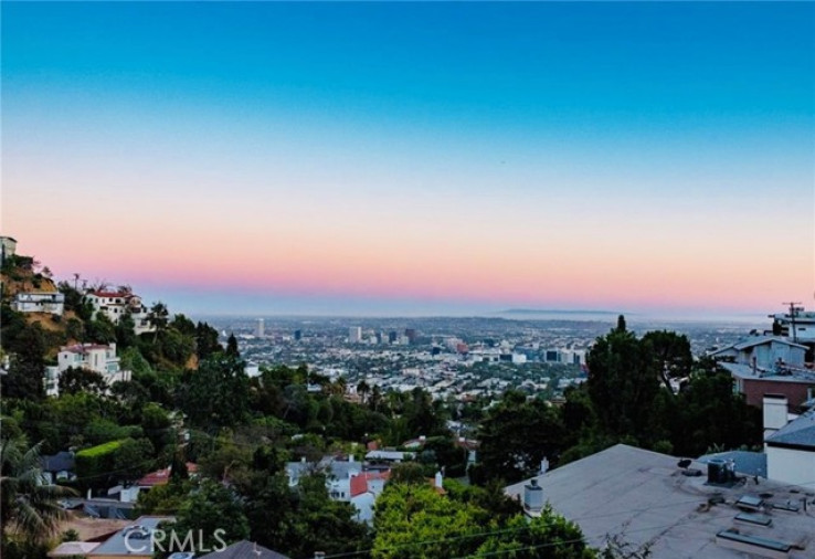 6 Bed Home for Sale in Los Angeles, California