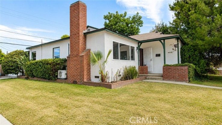 Residential Home in Panorama City
