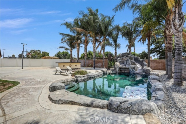3 Bed Home for Sale in Bloomington, California