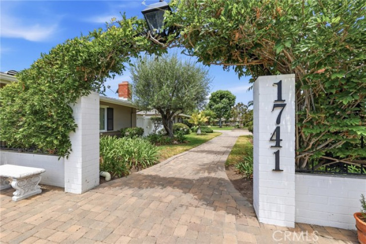 3 Bed Home for Sale in Costa Mesa, California