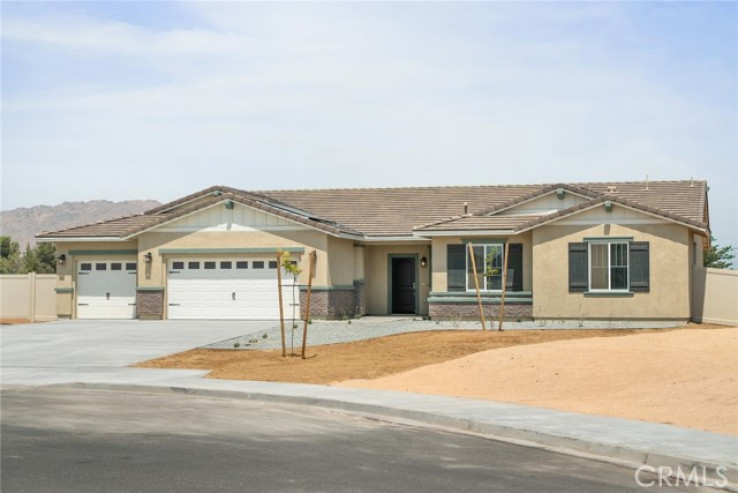4 Bed Home for Sale in Apple Valley, California