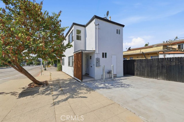 Residential Home in Hollywood