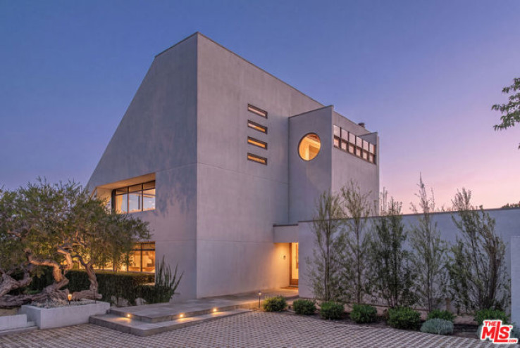 4 Bed Home for Sale in Malibu, California