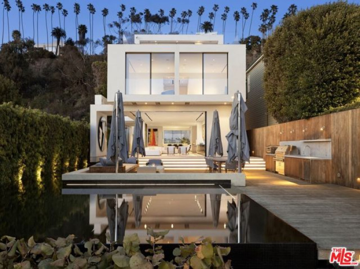 7 Bed Home for Sale in Santa Monica, California