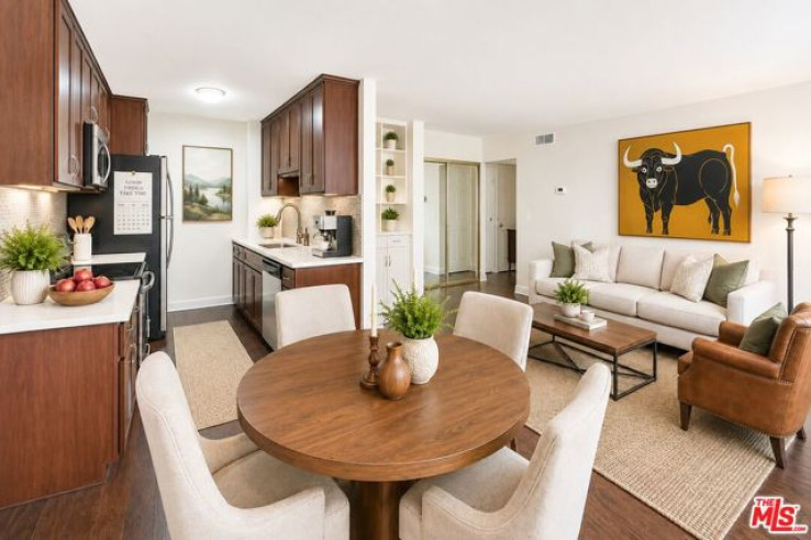 Residential Home in Sunset Strip - Hollywood Hills West