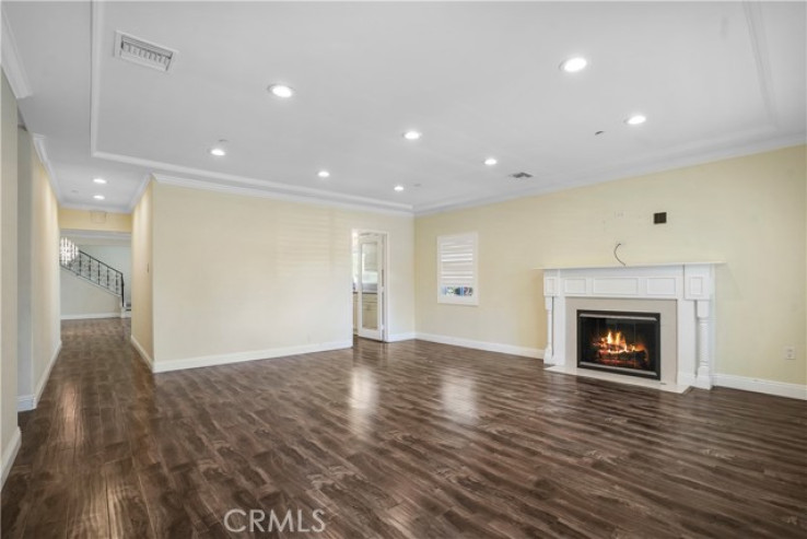6 Bed Home for Sale in Burbank, California