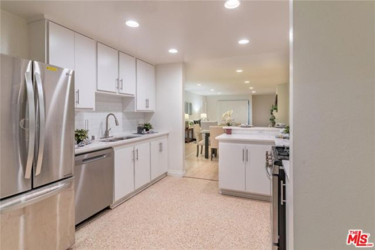 Residential Home in Sunset Strip - Hollywood Hills West